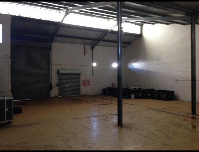 1,300M² WAREHOUSE TO LET IN AIRPORT INDUSTRIA